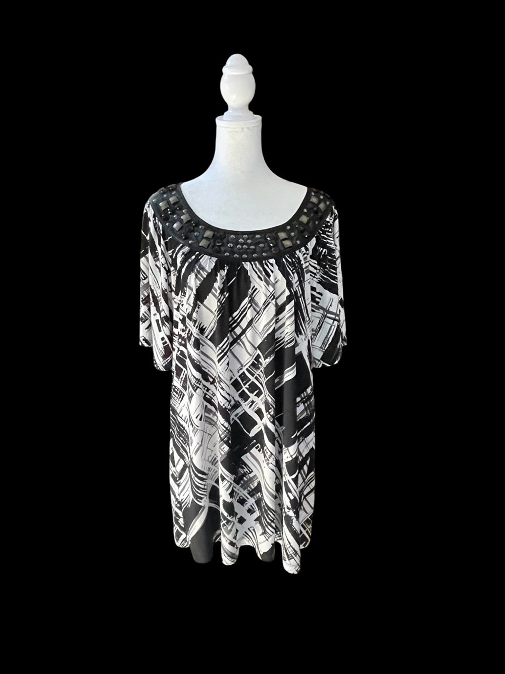 Style&Co Black & White abstract Women's Tunic Top with Embellished Neckline, XL
